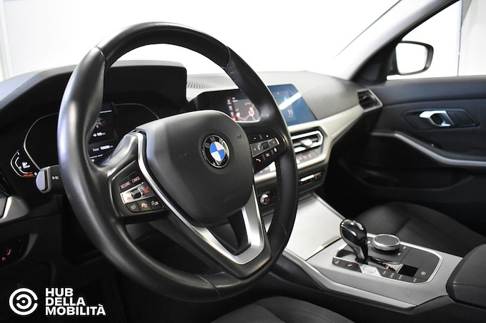 BMW 318d 48V Touring Business Advantage